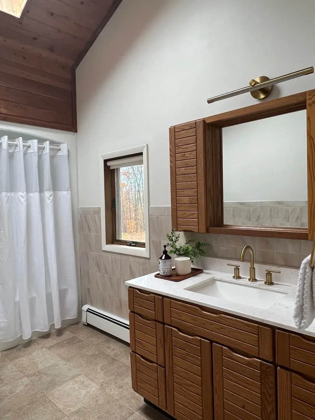 The primary en-suite bathroom